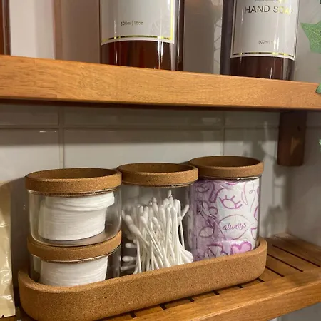 לינה וארוחת בוקר Balcony Hyper Centre 4*