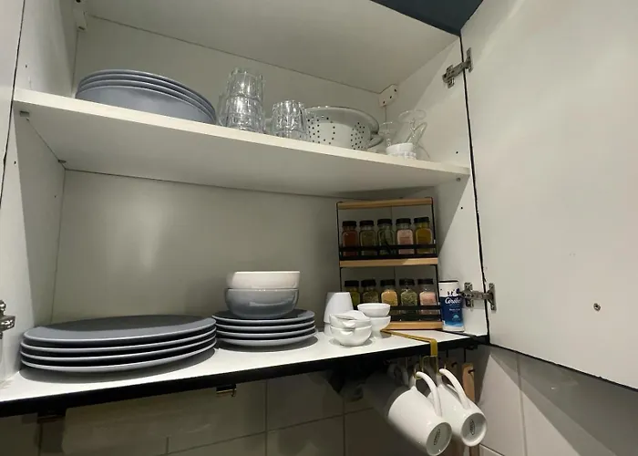 Balcony Hyper Centre 4* ליל